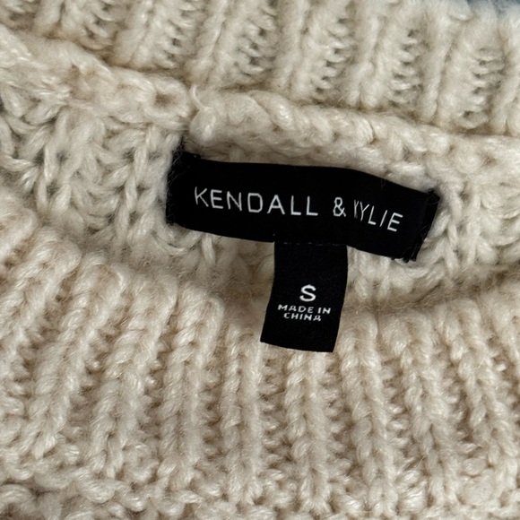 Kendall & Kylie Cropped Ivory Sweater in Size Small - Picture 3 of 9